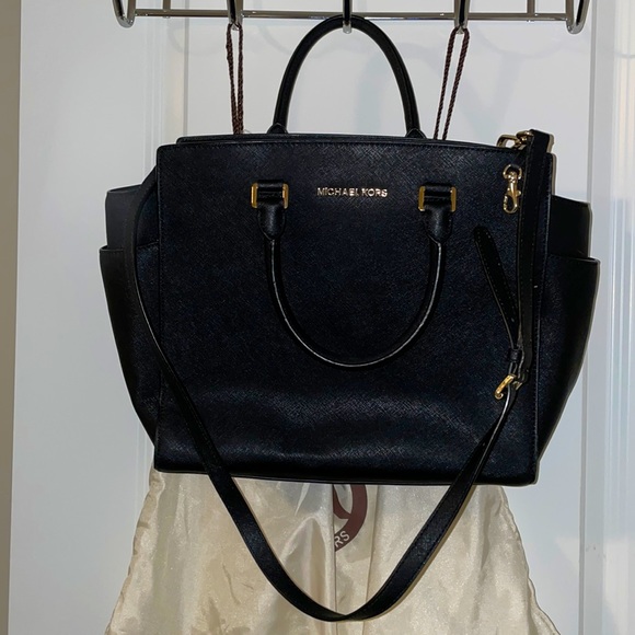 Black Michael Kors bag - Picture 1 of 3